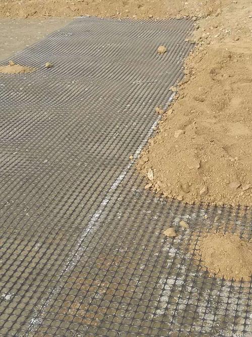 双向塑料土工格栅施工现场